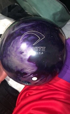 Bola de boliche Ebonite Elevate 13 Ib Foto 1 de 2