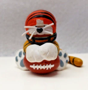 Vintage 1983 NFL Huddles CINCINNATI BENGALS - NFL Mascot PVC Figure - 2” Tall - Picture 1 of 5