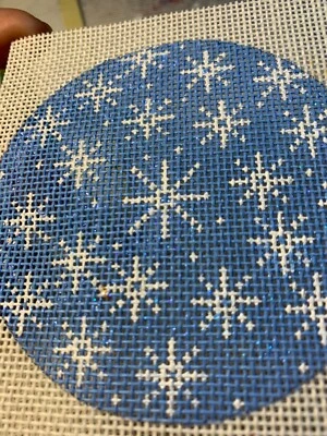 Pintado a mano aguja Zweistik 18 mono azul redondo copos de nieve adornos  Foto 1 de 2