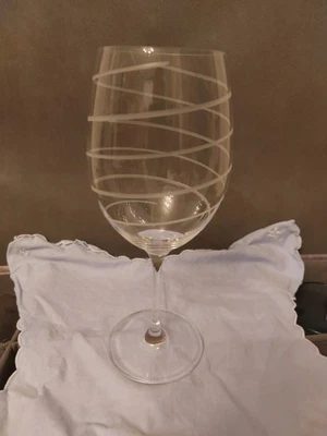 Copo de vinho tinto Mikasa Cheers (24 oz) padrão espiral - Imagem 1 de 4