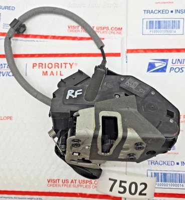 Actuador de cierre de cerradura de puerta delantera derecha Ford Focus 2012-2018 sedán FT4A-A21812-BC Foto 1 de 4