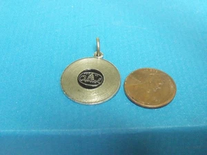MUY RARO ENCANTO PULSERA CAPITOL RECORDS AÑOS 50 PLATA ESTERLINA - Imagen 1 de 3