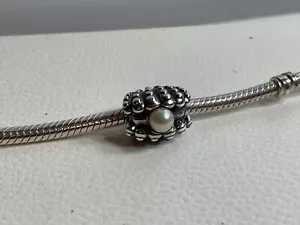 Pandora Oyster With Pearl Charm Retired - Picture 1 of 5