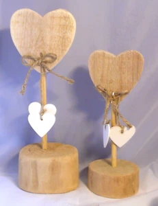 Set 2 cuori decorativi legno naturale, 27+21 cm di altezza 10+8 cm di larghezza NUOVO - Foto 1 di 1