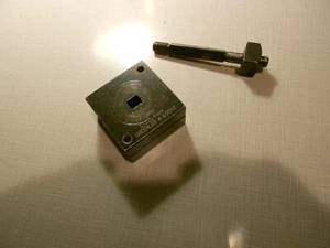 GREENLEE 60012 SQUARE KNOCKOUT PUNCH DIE BLOCK - Imagen 1 de 3