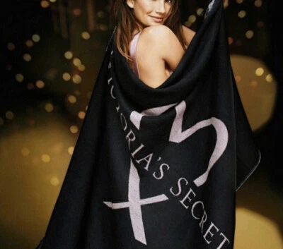 Victoria’s Secret LOVE Manta Corazón Suave Acogedora Borlas Negra 50”x 60” NUEVA Foto 1 de 3