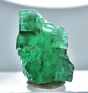 Natural Emerald Crystal From Swat Pakistan 5.80 Carat - Picture 1 of 7