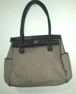 Bolsa de pañales grande para bebé Carters espina de pescado marrón y beige - Imagen 1 de 5