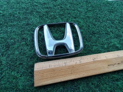 2002-2004 Honda Odyssey Rear Liftgate Hatch Emblem Badge Logo Symbol Cracked 2L3 - Image 1 of 4
