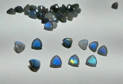 Piedra preciosa suelta de 5 mm a 15 mm corte facetado billón de labradorita azul natural Foto 1 de 3