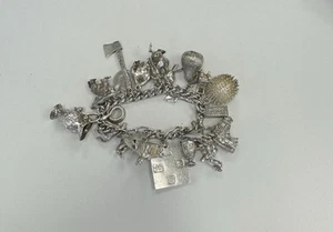 Superb Heavy Vintage Solid Silver Charm Bracelet with 21 Charms - 166.6g - Picture 1 of 9