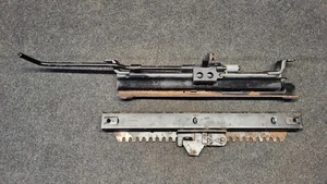 BmW E21 Front Seat Rail Set Left - Picture 1 of 5