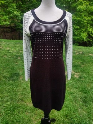 Vestido Suéter Ivanka Trump Cuello Redondo Bodycon Para Mujer Talla Mediana Blanco y Negro  Foto 1 de 4