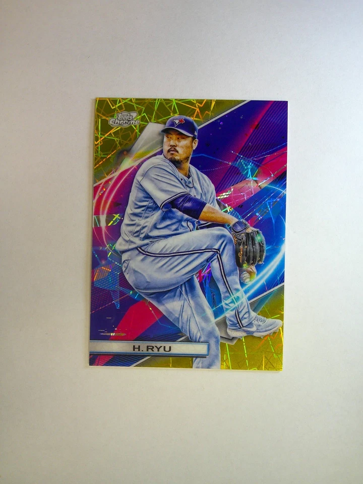 2022 Topps Cosmic Chrome HYUN-JIN RYU #74 GOLD Interstellar Refractor MB1   /50 - Image 1 of 3