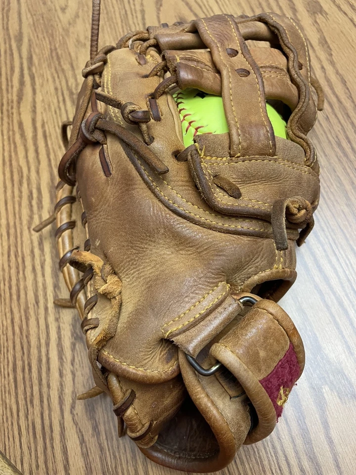 Guante de softbol Shoeless Jane 12,5 pulgadas zurdo 1ª base - lanzamiento zurdo Foto 1 de 4