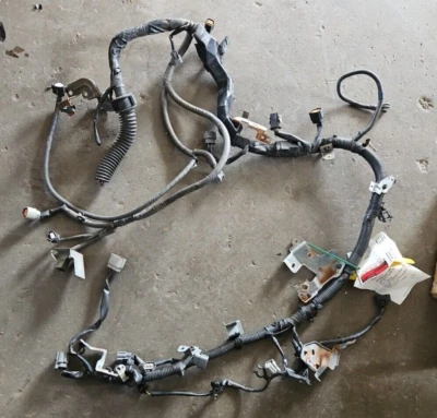 Infiniti G35 2006 sedán AWD arnés de motor para piezas 24011-AC705 Foto 1 de 4