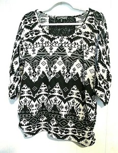 ALMOST FAMOUS Womens Aztec Blouse SZ 2XL Gray/Black Lace Back 3/4 Sleeves - Picture 1 of 7