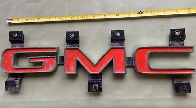 GM Front Grill Grille Emblem Badge For 1989 GMC Sierra C7000 - Image 1 of 4