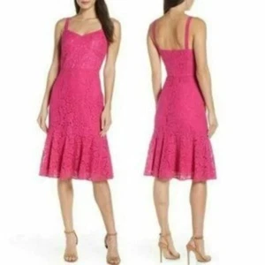 Chelsea28 NWT Magenta Pink Lace Dress 6 Strappy Trumpet Flounce Hem Back Zip - Picture 1 of 10