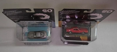 Johnny Lightning Silver Screen James Bond Set of 2 Diorama 1/64 Movie Cars   NEW - Image 1 of 4