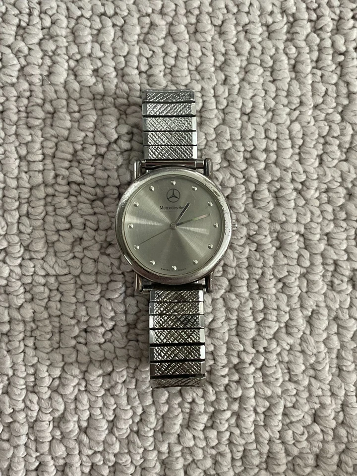 VINTAGE! Mercedes Benz Vintage Logotipo Acessório de Carro Clássico Básico Relógio Suíço Movt - Imagem 1 de 3