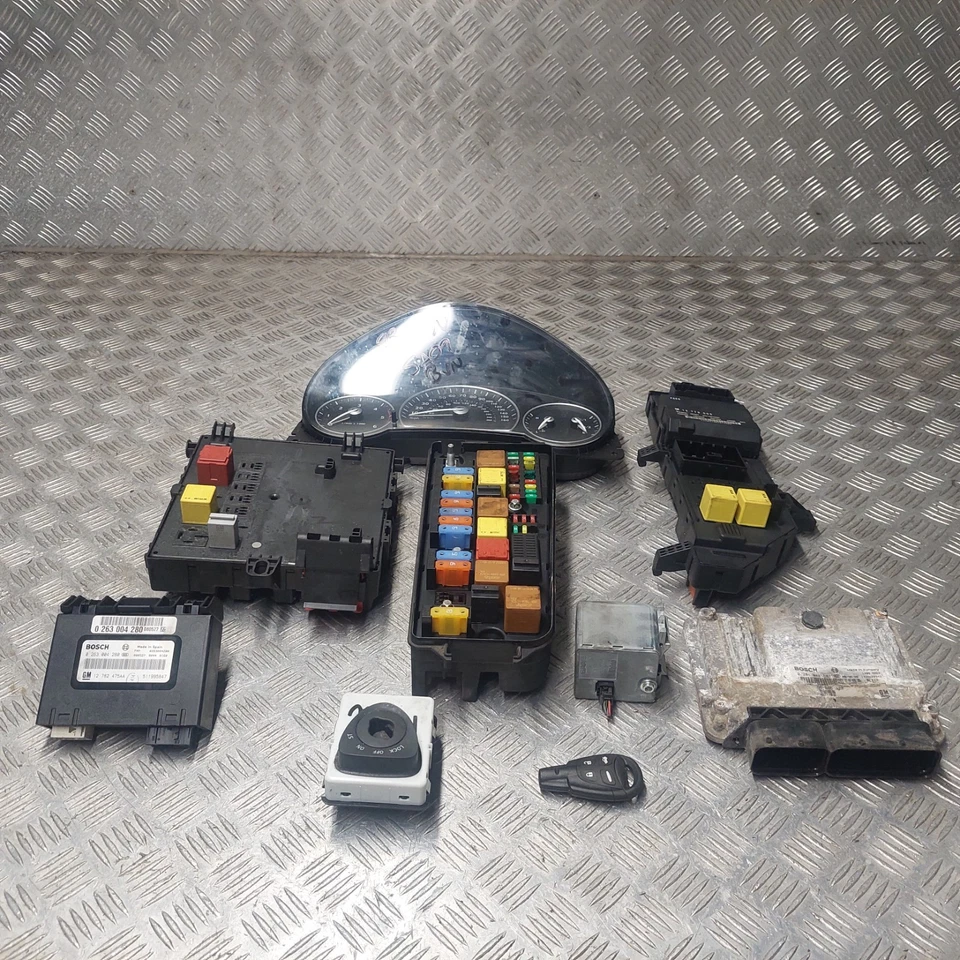SAAB 9-3 Vector 2009 1.9 diesel ignition barrel key transponder engine ecu kit - Image 1 of 4