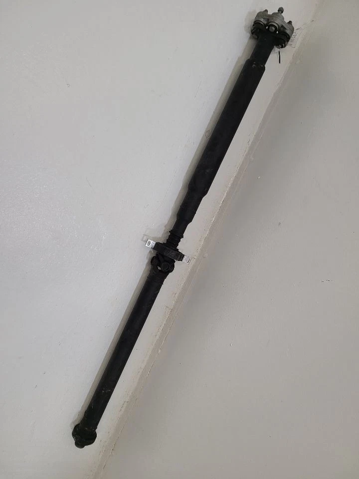 2015-2019 BMW X6 Rear Drive Shaft RWD 26108693406 15-19       Foto 1 de 4