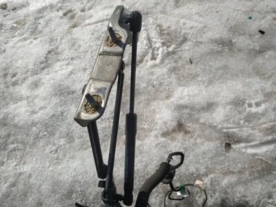 Peugeot 407 2006 Rear hood Hinges left used, Genuine #1584087-99 - Imagem 1 de 2