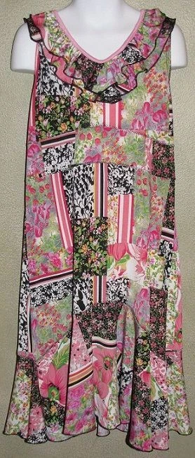 LN~BOUTIQUE~LÁPIZ LABIAL~VESTIDO DE PATCHWORK CON VOLANTES~FLORAL/RAYAS~10 Foto 1 de 3