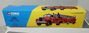 Corgi Classics 52701 Mack B Series Aerial Ladder Truck, Chicago Fire Dept, BNIB. - Picture 1 of 6