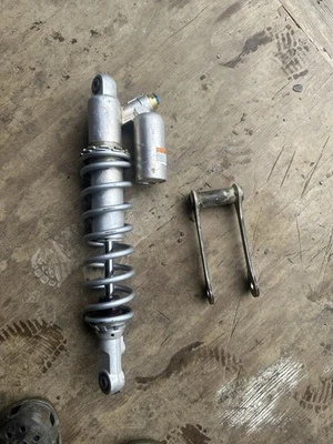 Amortiguador trasero con enlace Yfz 450r OEM Foto 1 de 2