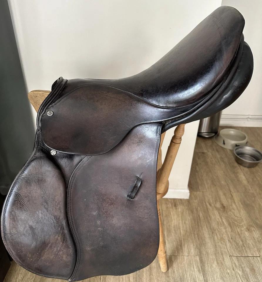 Brown 17.5 Inch Medium Wide GP Lemetex Saddle - Image 1 of 4