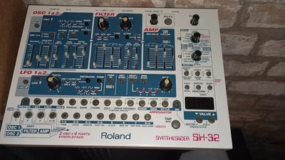 Roland SH-32 Synthesizer Mint - Bild 1 von 2