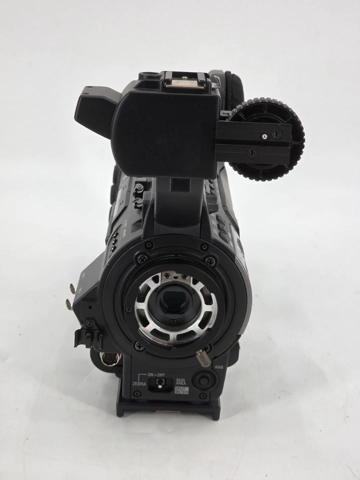 JVC GY-HM790CHU PRO HD CAMCORDE FOR /PARTS or REPAIR - Image 1 of 4