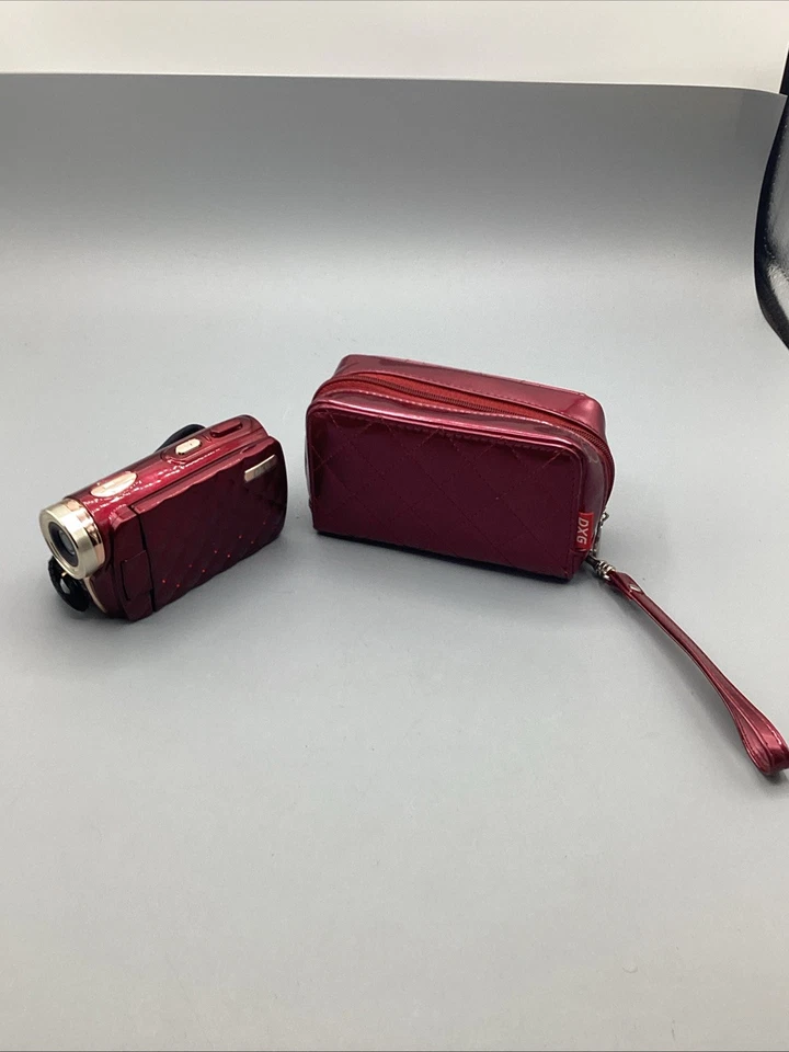 NOS DXG 535v HD 5MP Red Camcorder W/Protective Case - Image 1 of 4