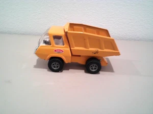 Vintage Tonka Hydraulic Dump Truck Pressed Steel 9"L x 4.5"T Orange - Picture 1 of 12
