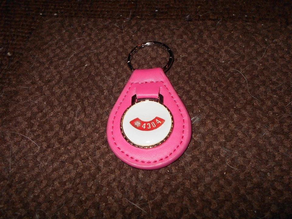 1968-1969 LLAVERO BUICK GSX LESABRE WILDCAT SKYLARK 430 4V ROSA Foto 1 de 1