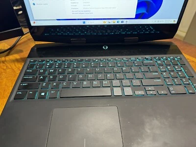 Alienware m15 R1 15, 476 GB 16 GB RAM i7 Foto 1 de 4