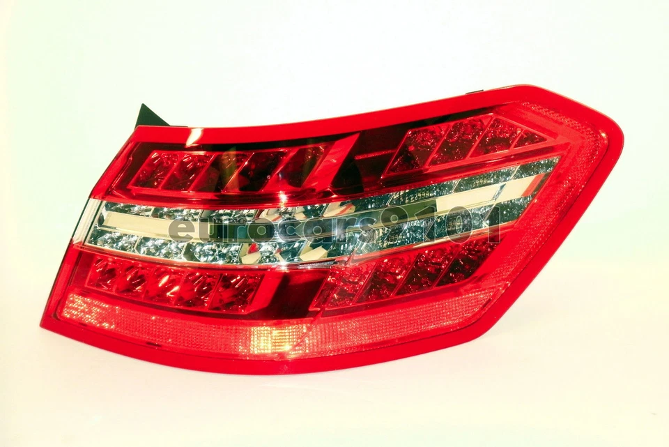 Luz trasera exterior derecha mercedes-benz e350 e400 e550 oem ulo 1059006 2129060858 Foto 1 de 1