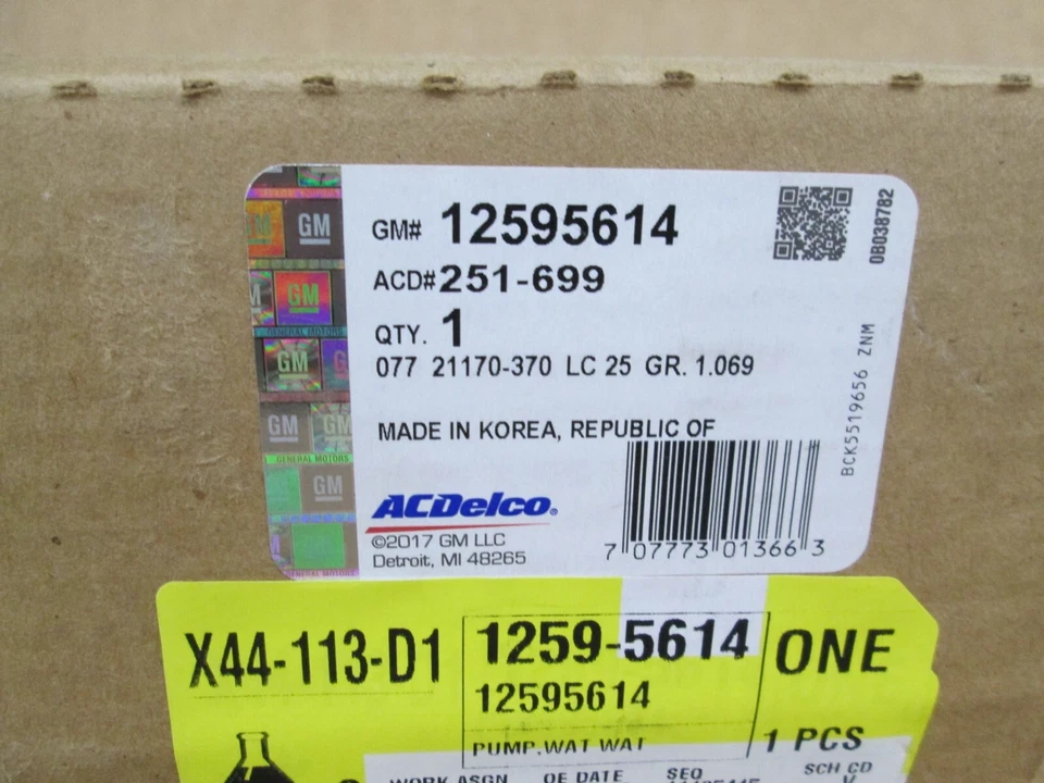 Bomba de agua original para motor GM 12595614 Foto 1 de 2