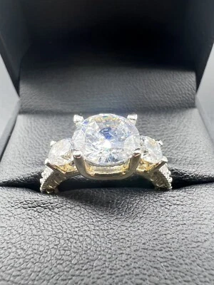 9ct Yellow Gold Round Three Stone Trilogy Engagement Ring UK Sizes L-R & Box - Image 1 of 4