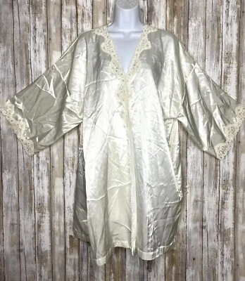 Bata de satén de perlas con cuentas de novia Victoria's Secret O/S Foto 1 de 4