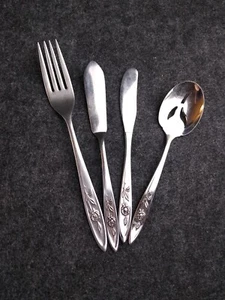 Oneida Community Betty Crocker My Rose 4 Pc LOT Butter Knife Fork Pierced Spoon - Picture 1 of 5