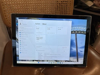 Microsoft Surface Pro 4 12.3" 1TB 16GB Intel(R) Core(TM) i7-6650U CPU @ 2.2GHz Foto 1 de 4