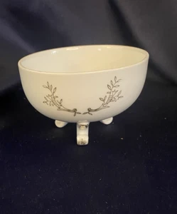 Ciotola bianca e oro con piedi Lefton China - Foto 1 di 6