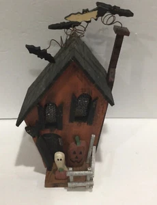 Centro de madera de Halloween casa para pájaros murciélagos embrujados fantasmas calabazas 9"" de alto EC - Imagen 1 de 8