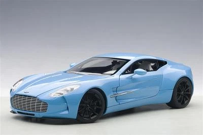 ASTON MARTIN ONE-77 AZUL TIFFANY 1:18 por AUTOart #70240 TOTALMENTE NUEVO EN CAJA RARO Foto 1 de 4