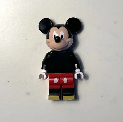 Минифигурка Микки Мауса LEGO серия Disney 1 минифигурки 71012 красные шорты - Изображение 1 из 2