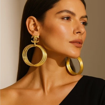 Pendientes de aro CC Chanel 96P vintage tono dorado raros Foto 1 de 4