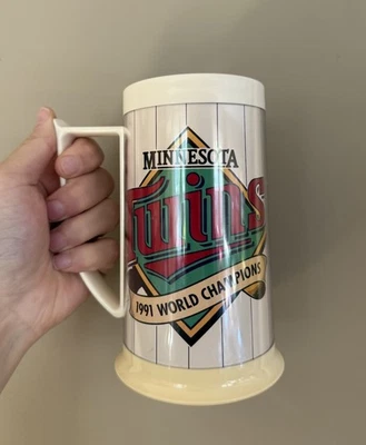 Minnesota Twins 1991 Commemorative World Series Champion Plastic Mug Vintage MLB - Image 1 of 3